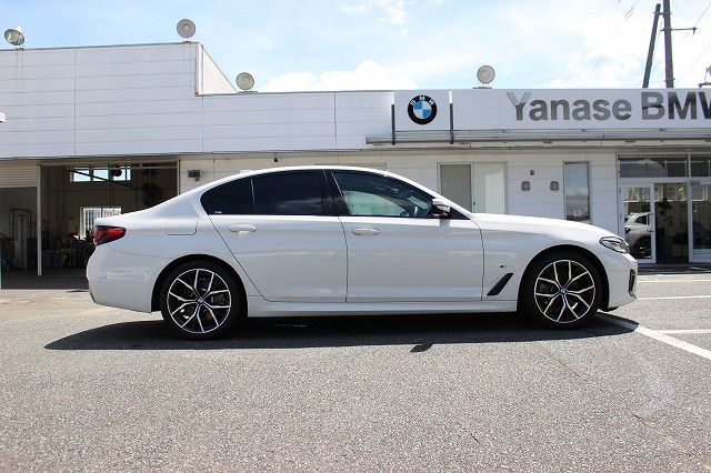 520d xDrive Sedan RHD