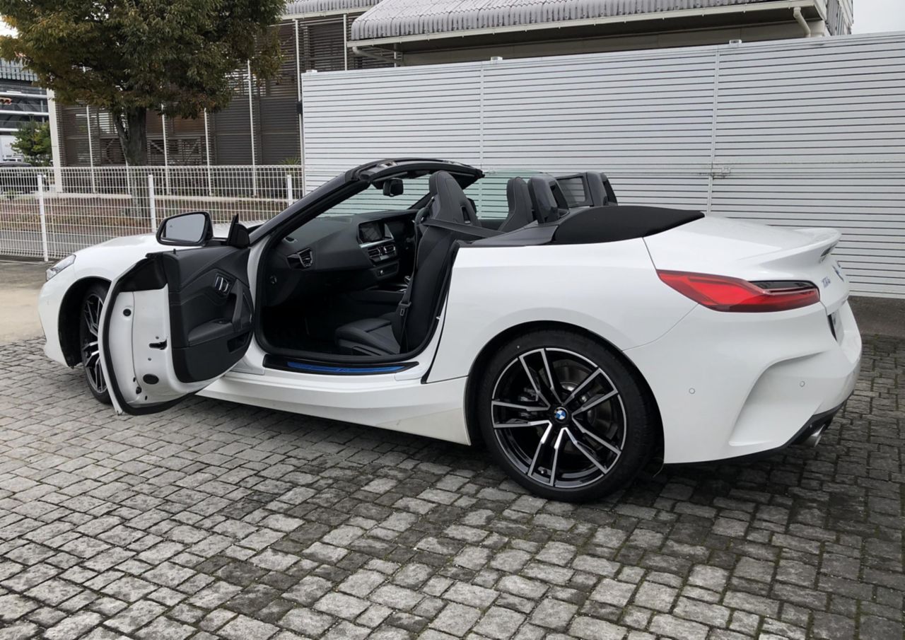 G29 z4 sDrive20i RHD
