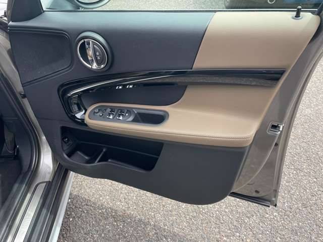 MINI CROSSOVER COOPER D ALL4