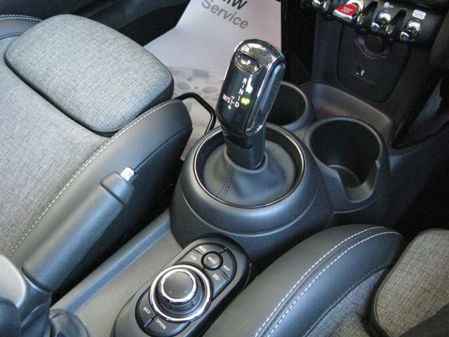 MINI Cooper F56 RHD