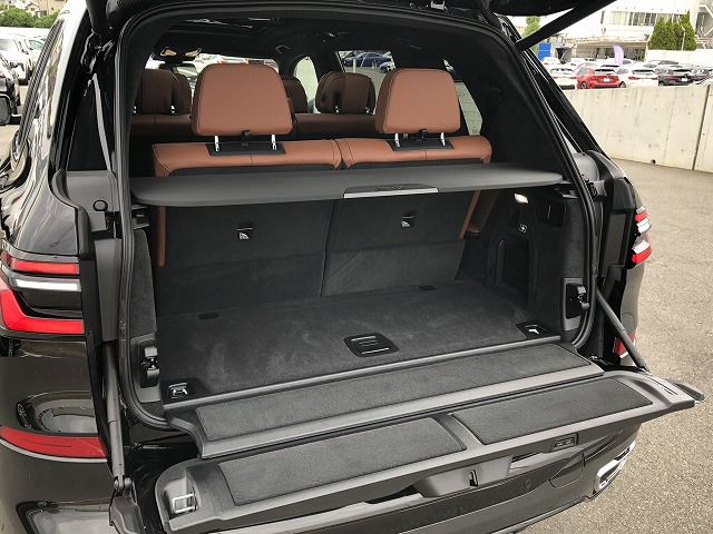 X7 xDrive40d RHD US