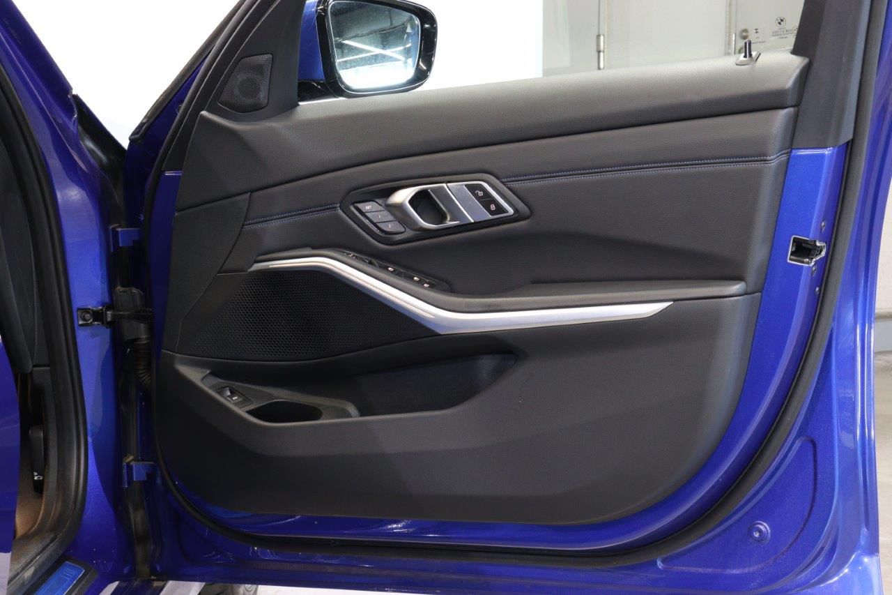 318i Touring RHD