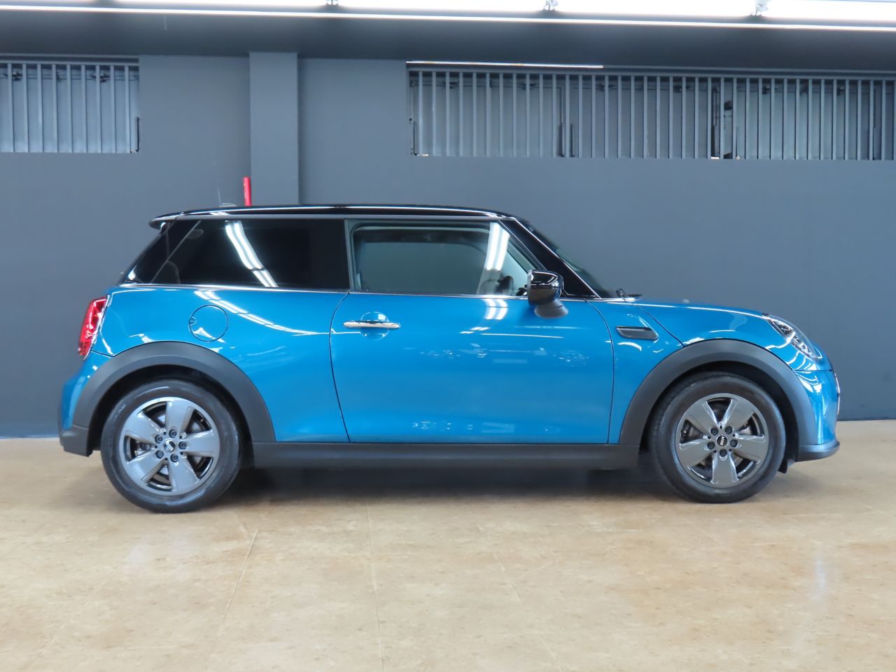 MINI Cooper F56 RHD