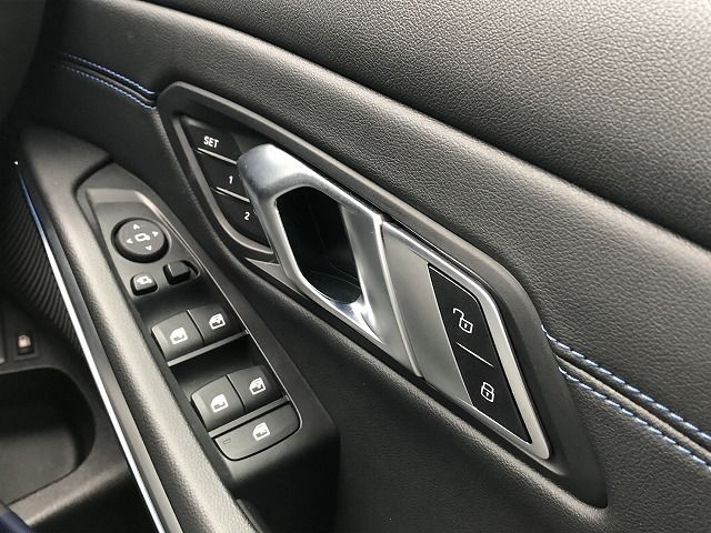 G20 330e Saloon RHD MX