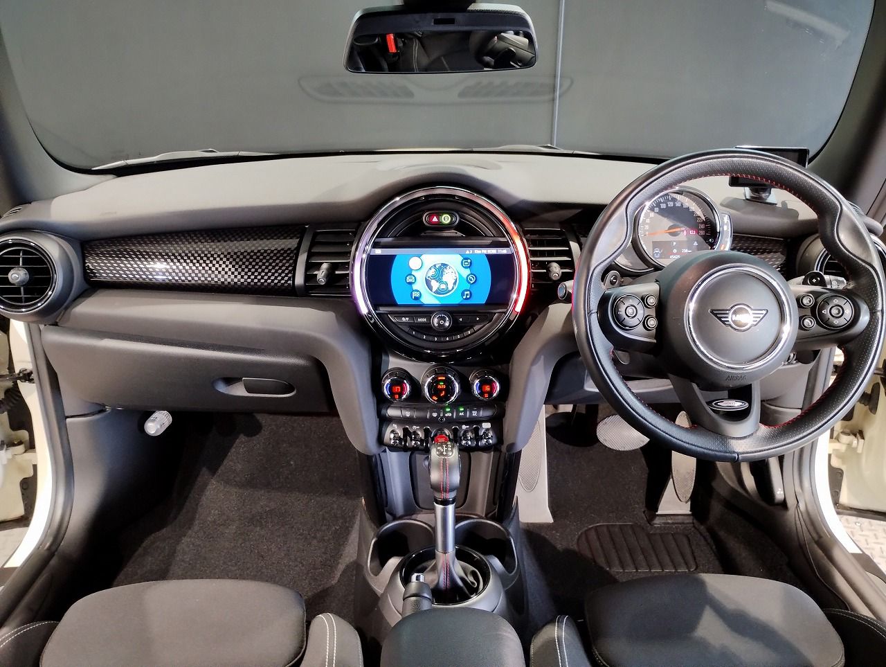F56 COOPER S D(AT)