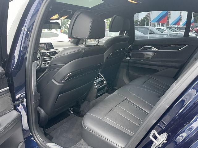 750i xDrive Sedan