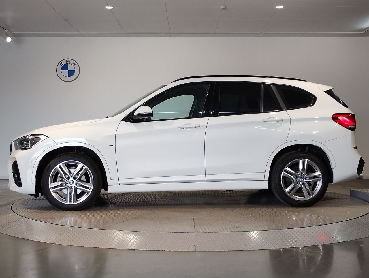 X1 sDrive18i RHD
