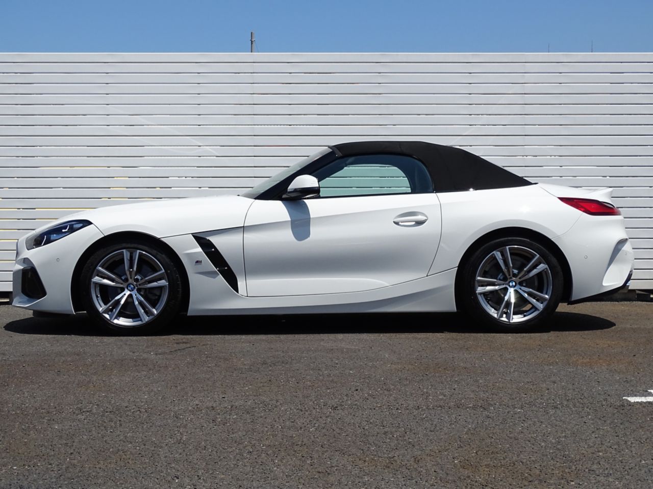 G29 z4 sDrive20i RHD