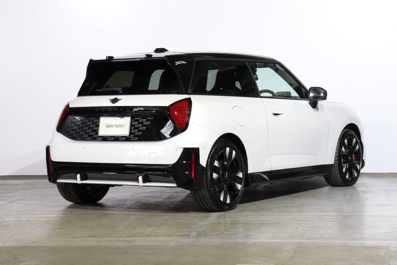 J01 MINI John Cooper Works Electric