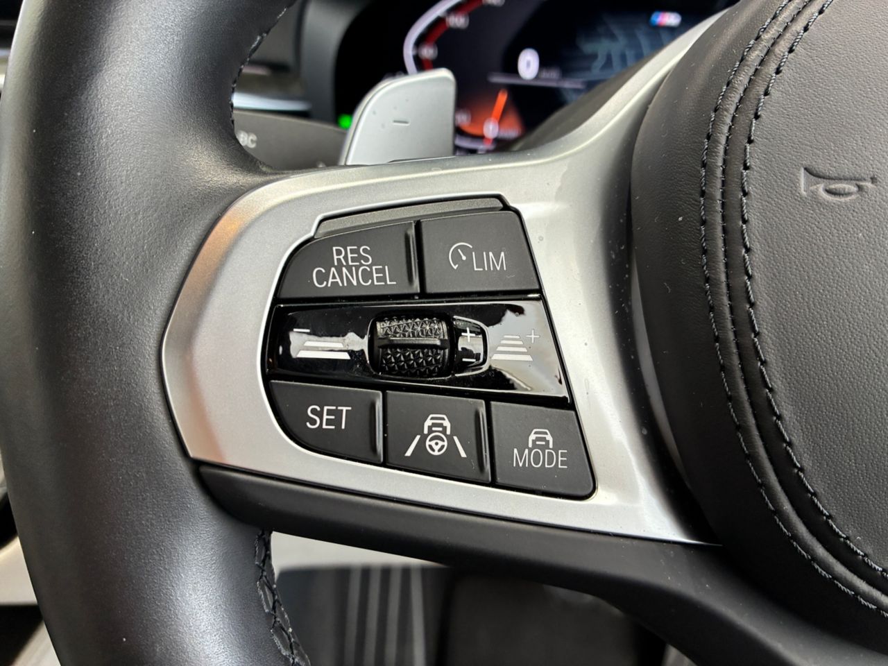 520d xDrive Sedan RHD