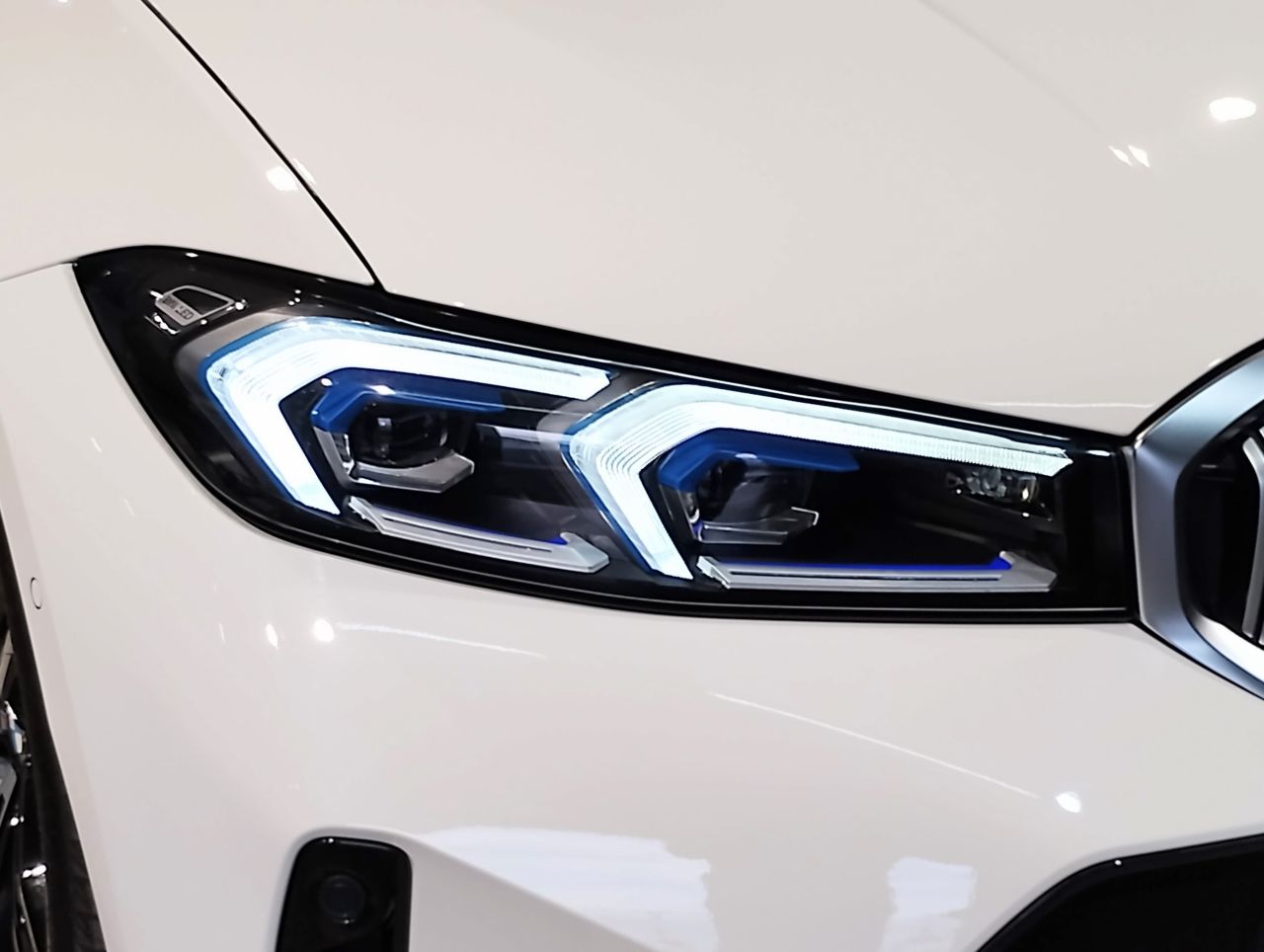 320d xDrive Berline RHD