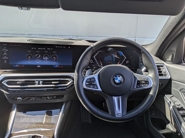 320d xDrive Berline RHD