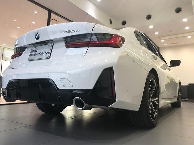 320d xDrive Berline RHD