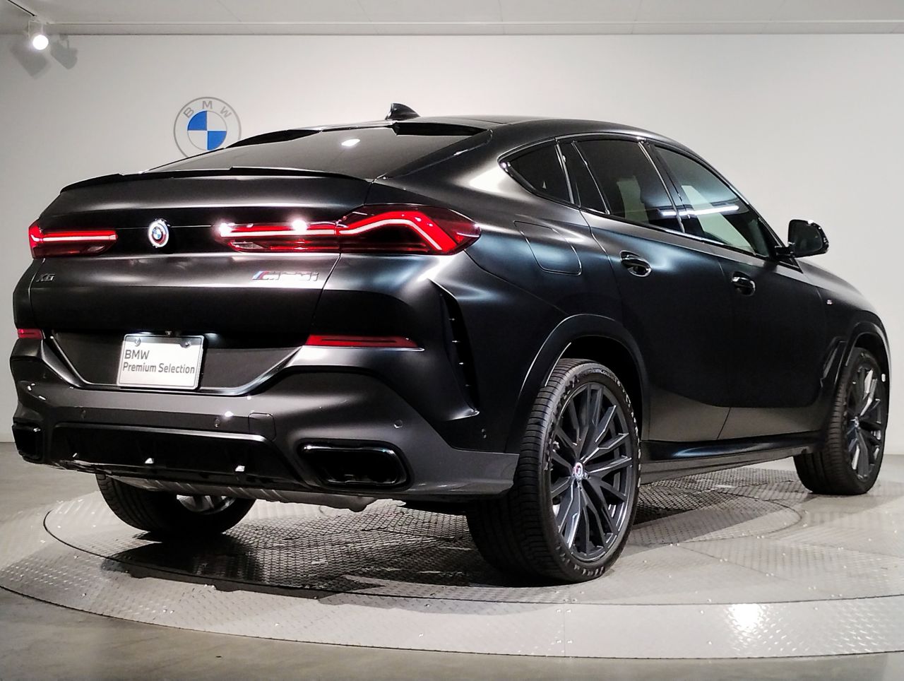X* M50i RHD