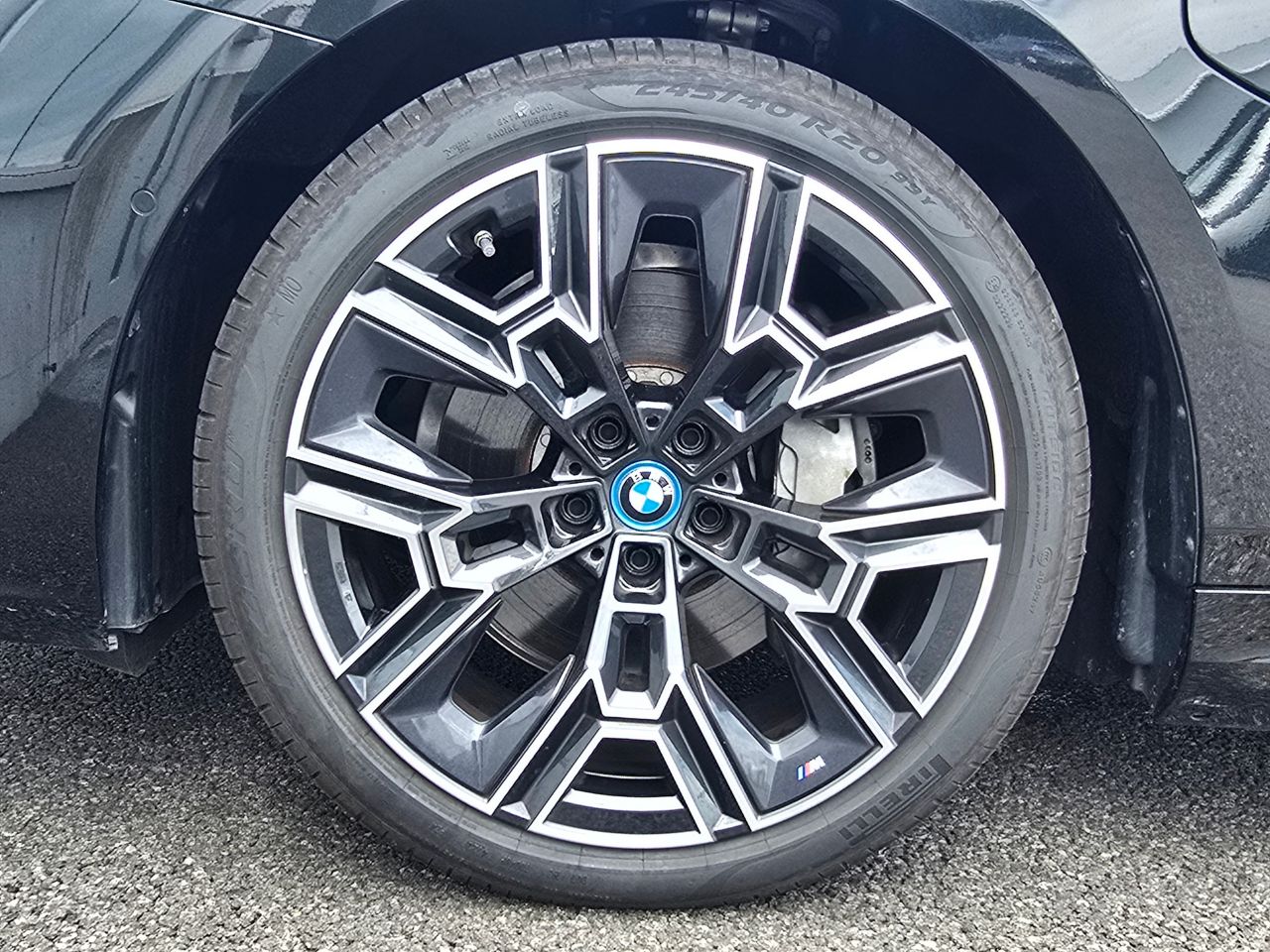 BMW i5 eDrive40 M Sport RHD