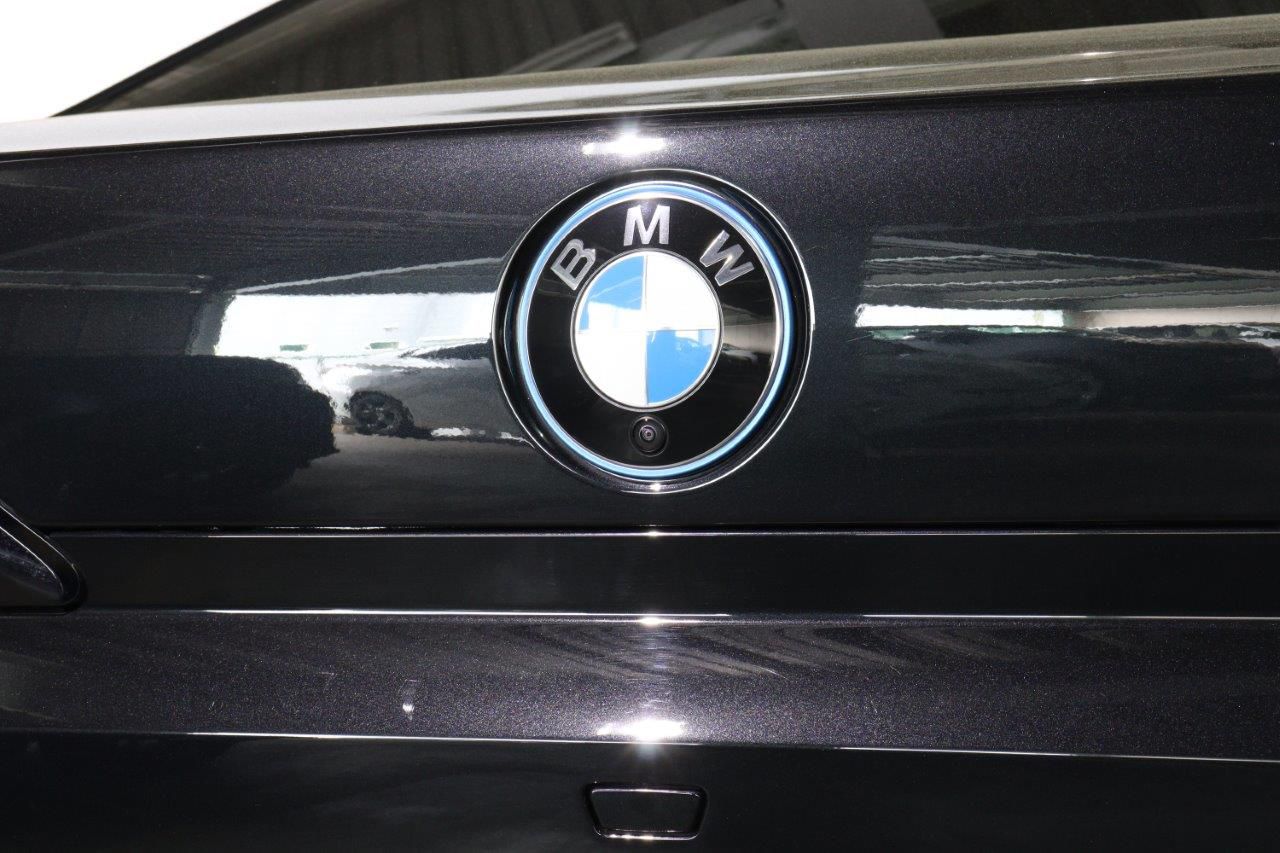 BMW i7 M70 xDrive Sedan RHD