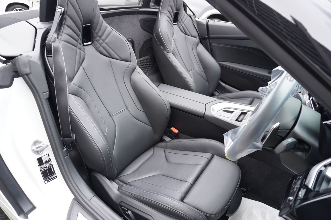 G29 z4 sDrive20i RHD