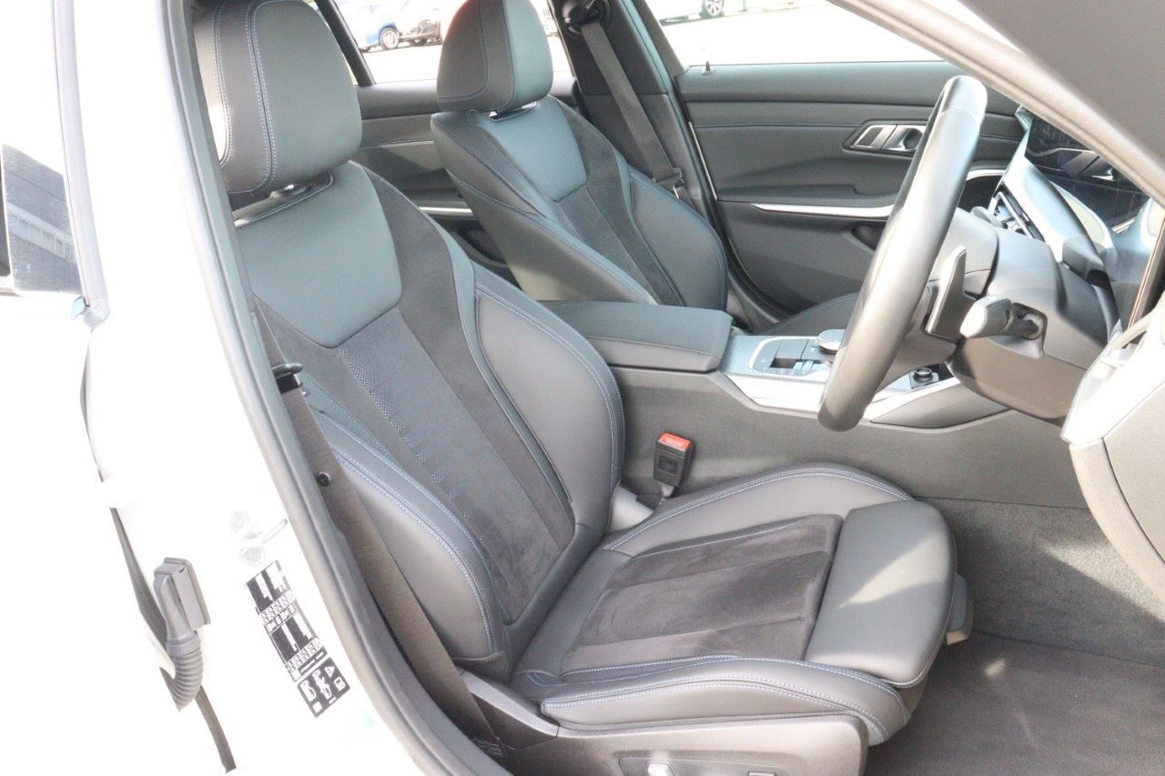 320d xDrive Berline RHD