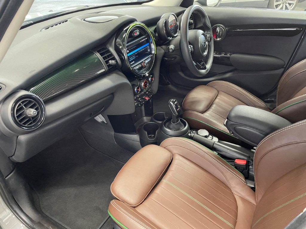 F55 MINI Cooper 5-Door Hatch LCI