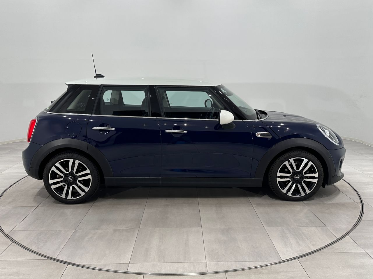 F55 COOPER D (AT)
