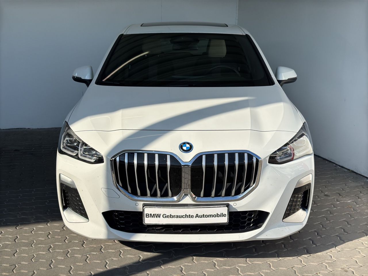 BMW 225