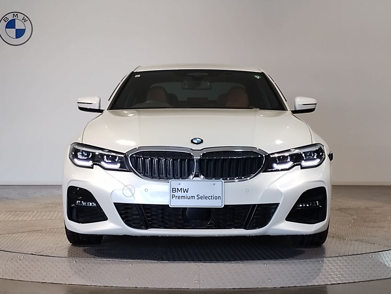 320i Sedan RHD
