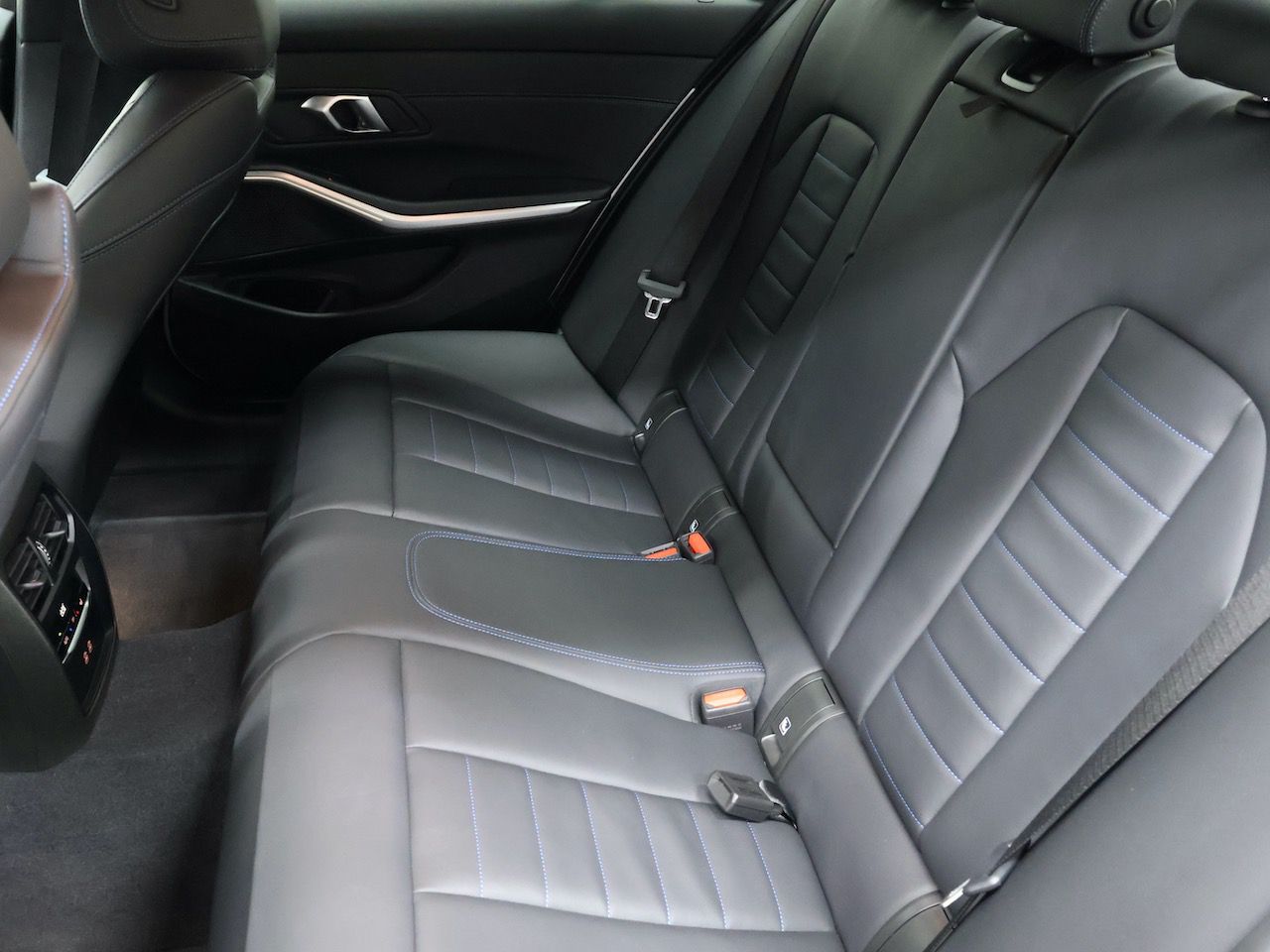 320d xDrive Berline RHD