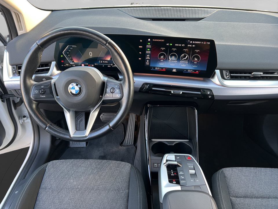 BMW 218