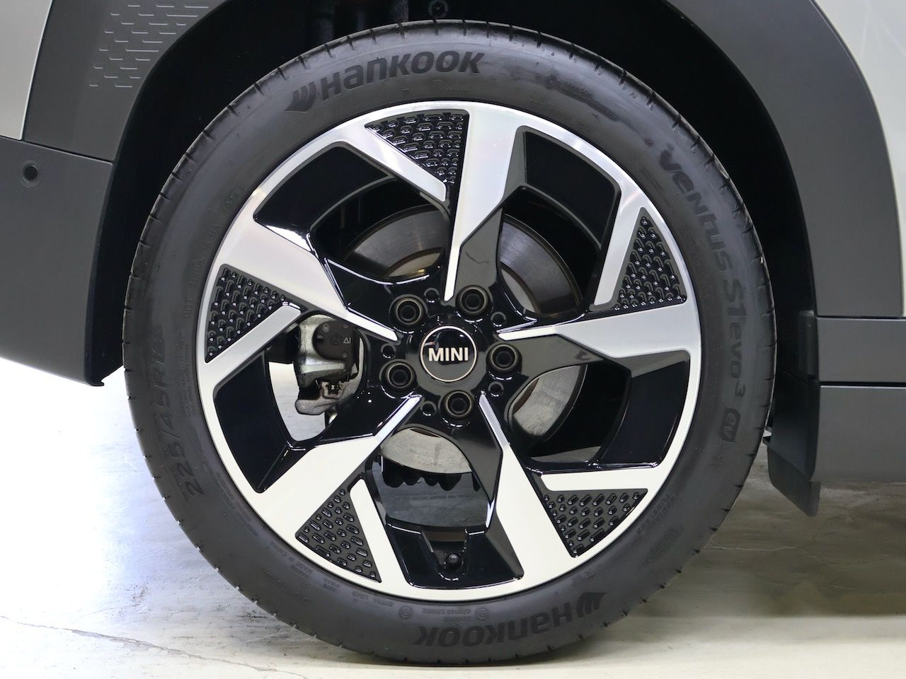 J05 MINI Aceman E