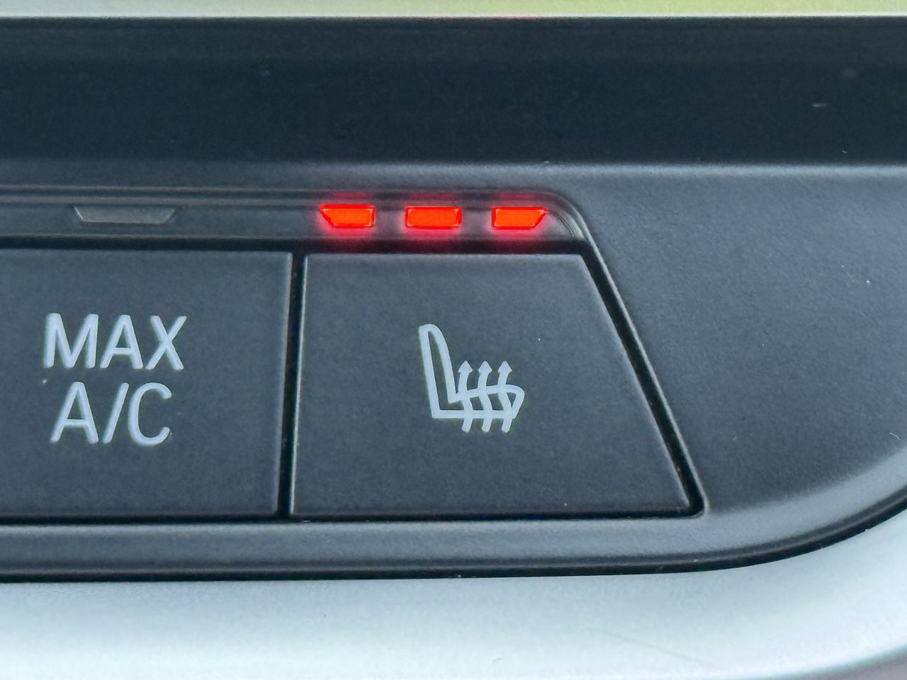 G20 320d xDrive RHD Saloon