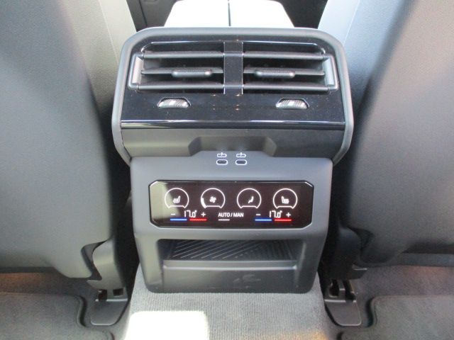 BMW i5 eDrive40 Sedan RHD
