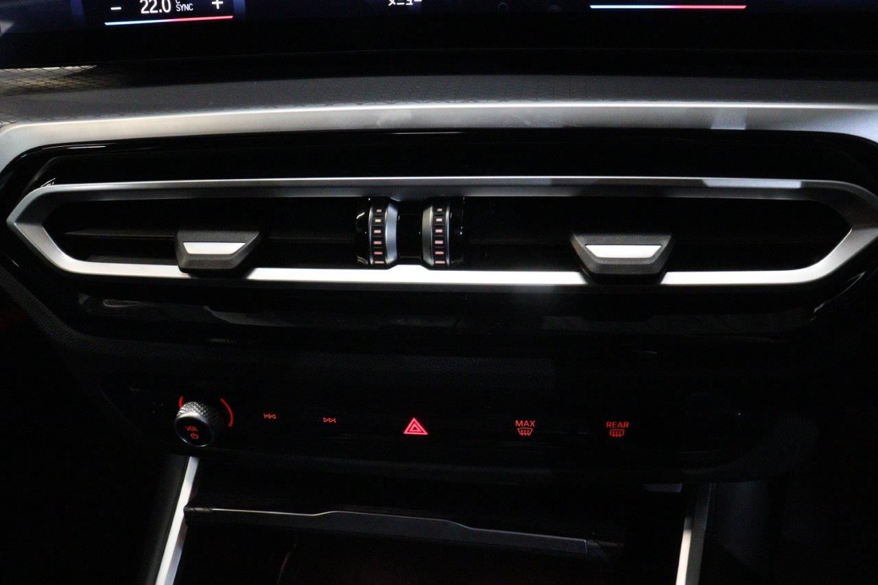 320d xDrive Berline RHD