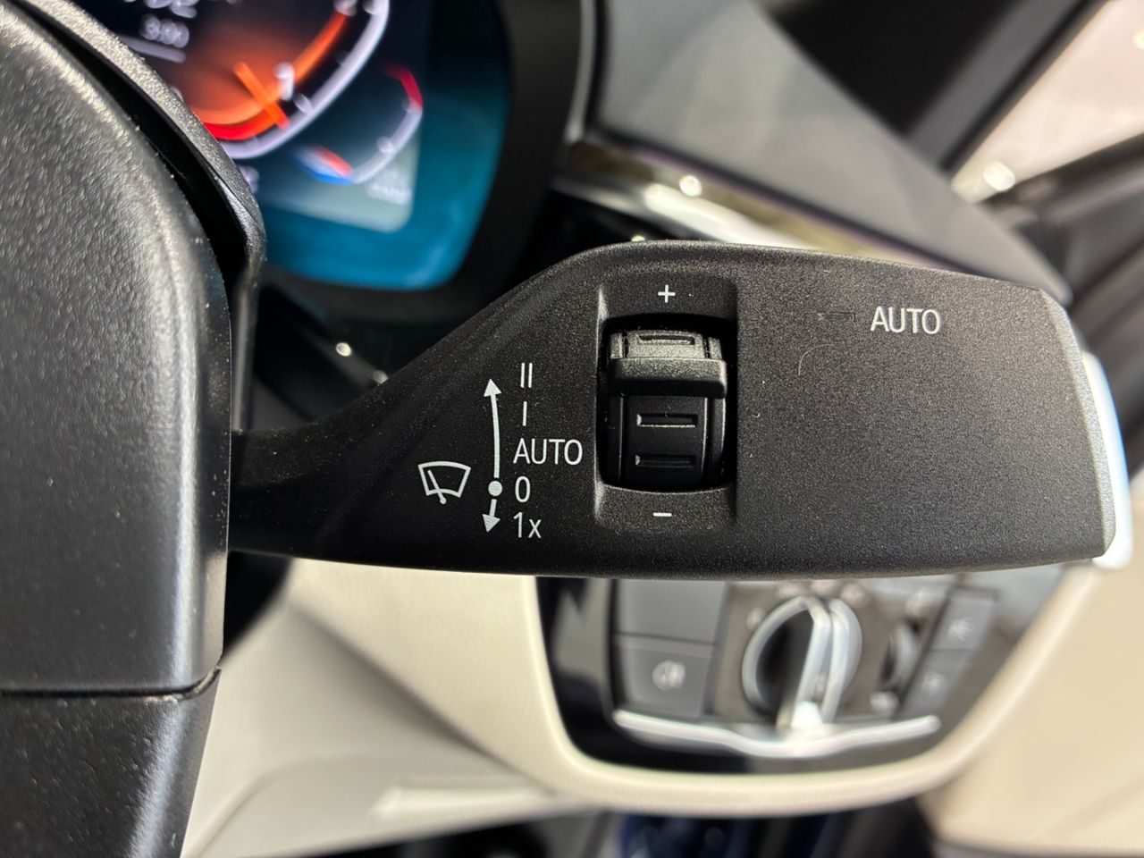 520d xDrive Sedan RHD