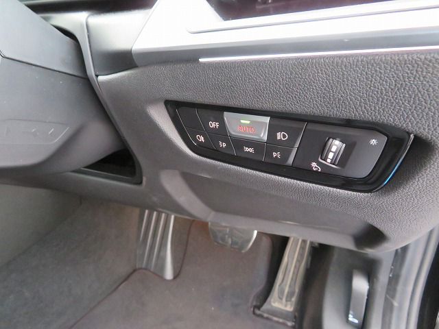 320d xDrive Berline RHD