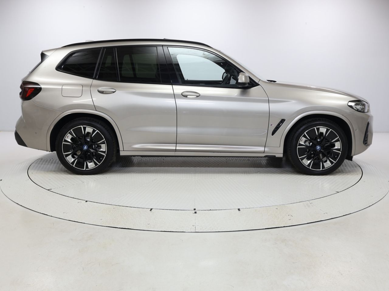 G08 iX3 BEV RHD