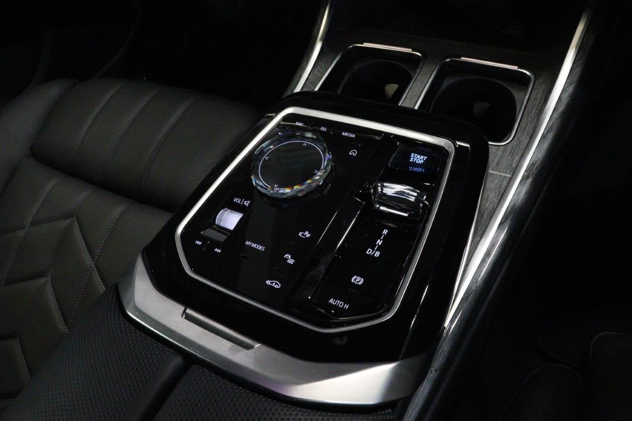 BMW i7 eDrive50 Sedan RHD
