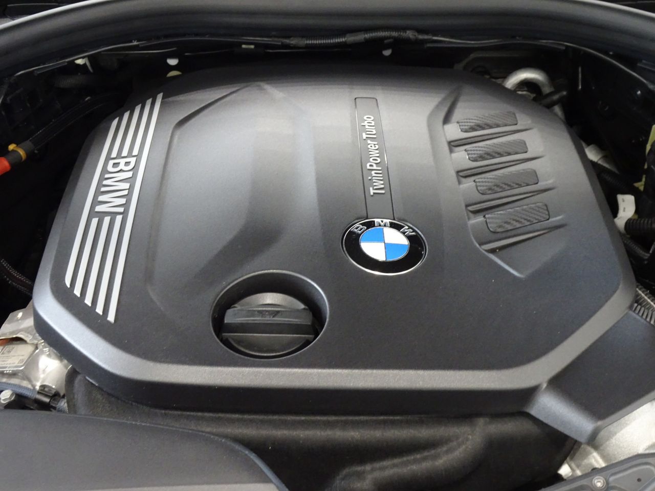 320d xDrive Berline RHD
