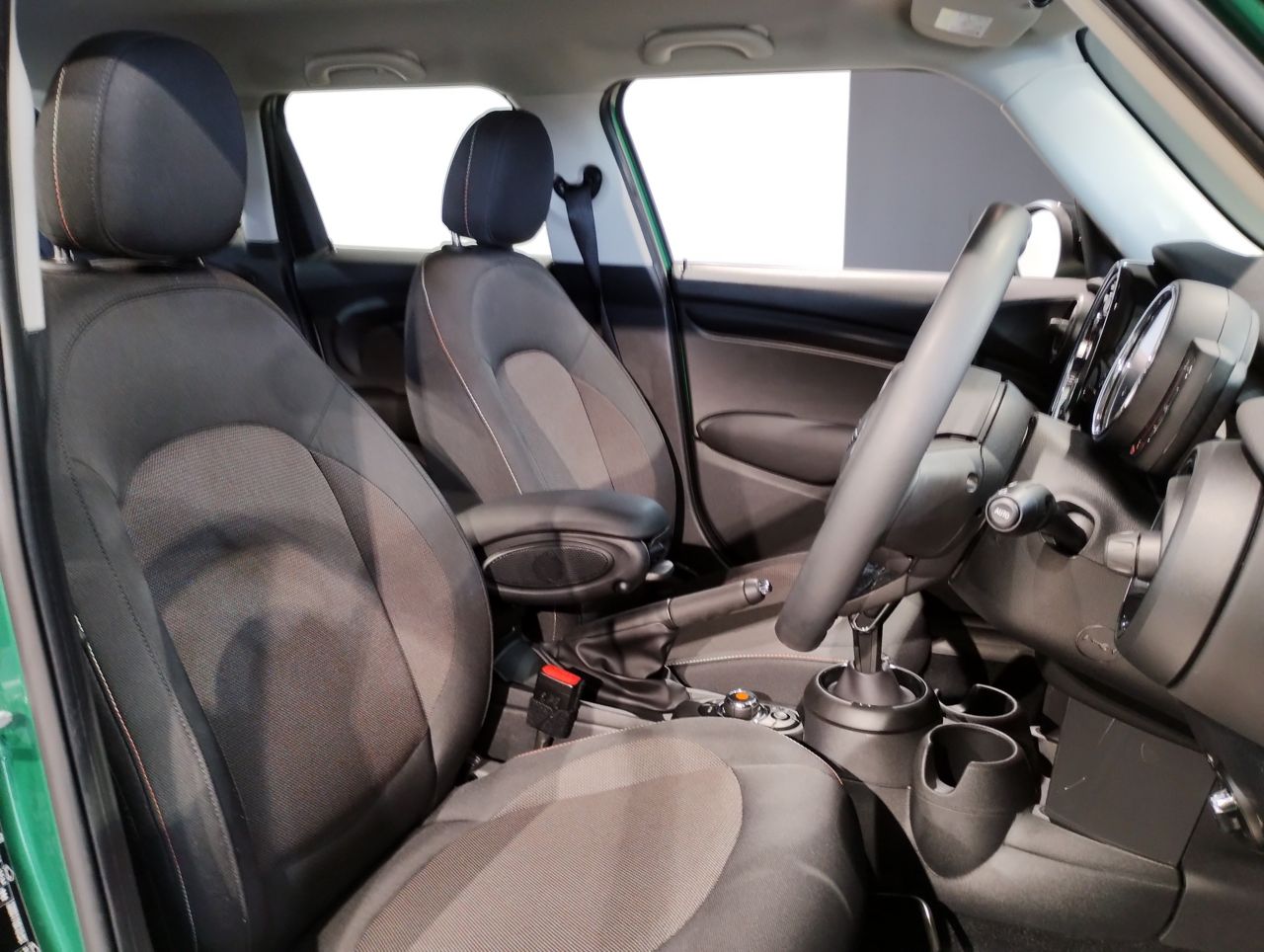 F55 MINI Cooper 5-Door Hatch LCI