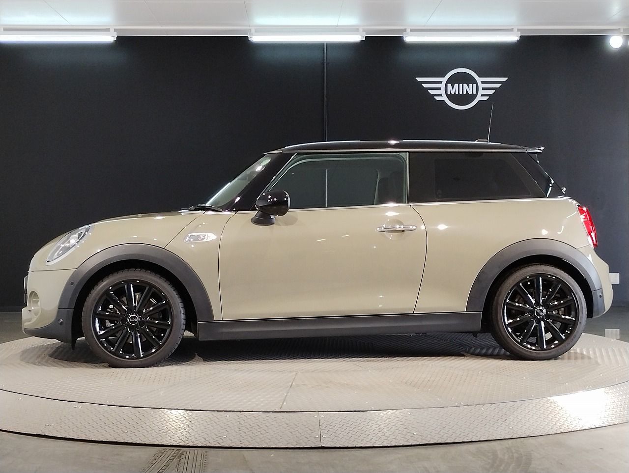F56 COOPER S D(AT)