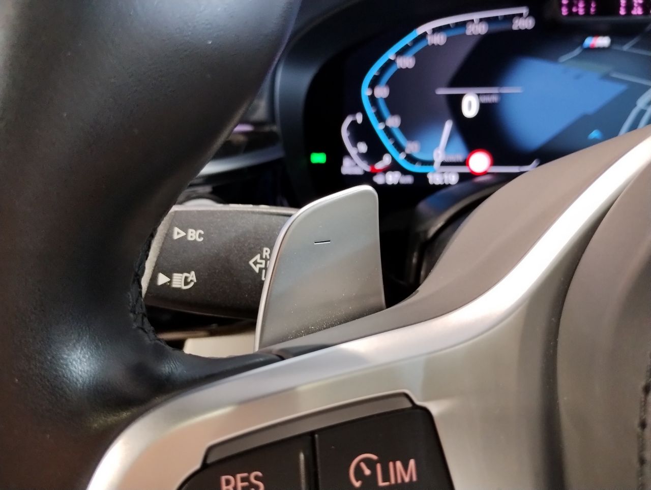 520d xDrive Sedan RHD