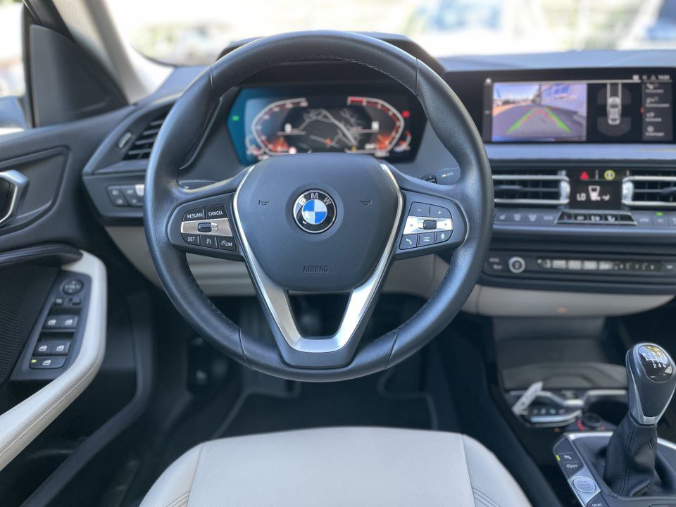 BMW 218
