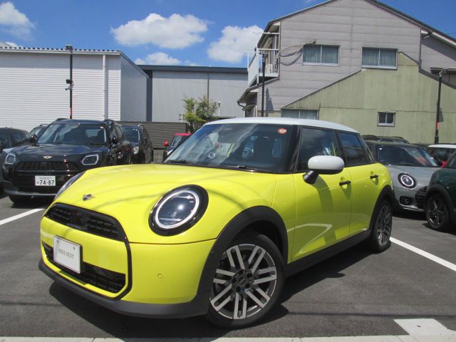 THE NEW MINI COOPER (5 DOOR) C