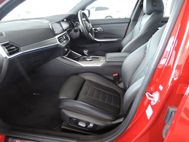 G20 320d xDrive RHD Saloon