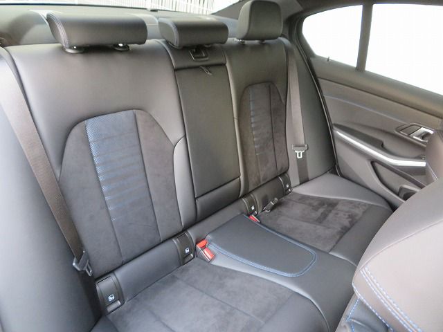 G20 320i Saloon LCI RHD MX