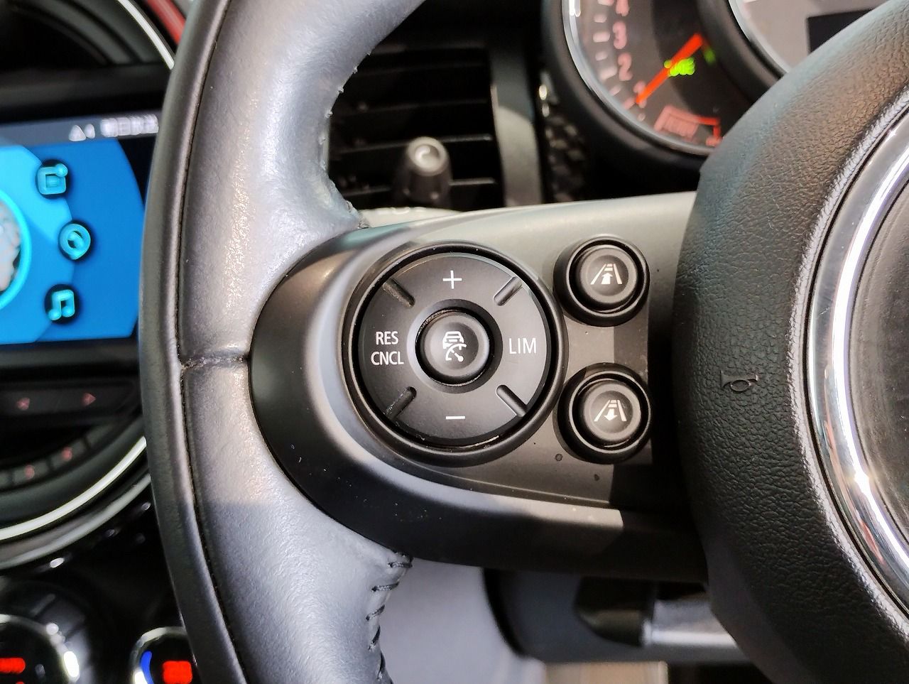 F56 COOPER S D(AT)