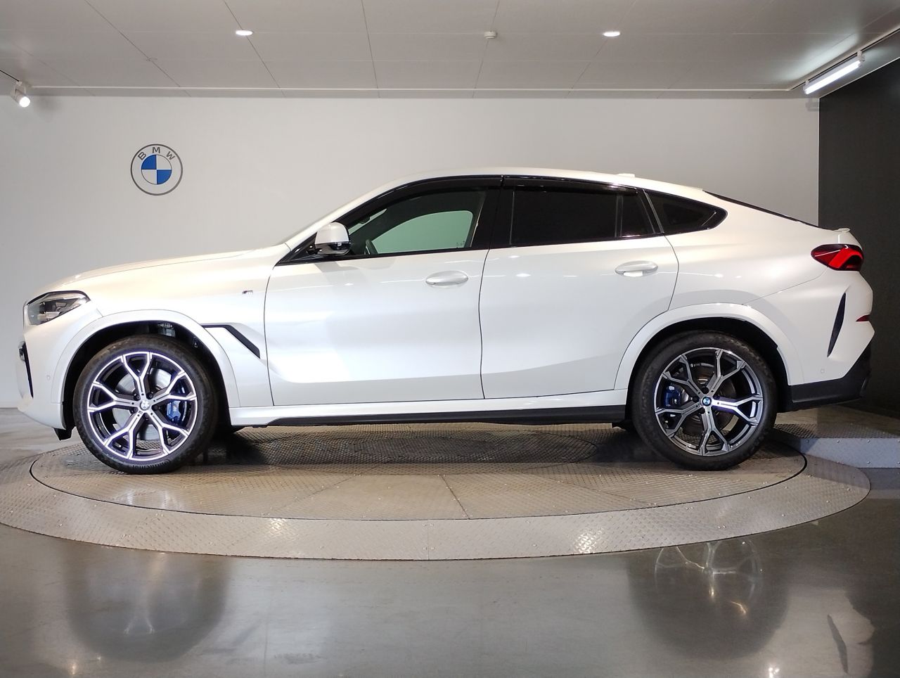 X* xDrive30d RHD