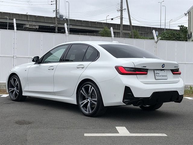 320d xDrive Berline RHD