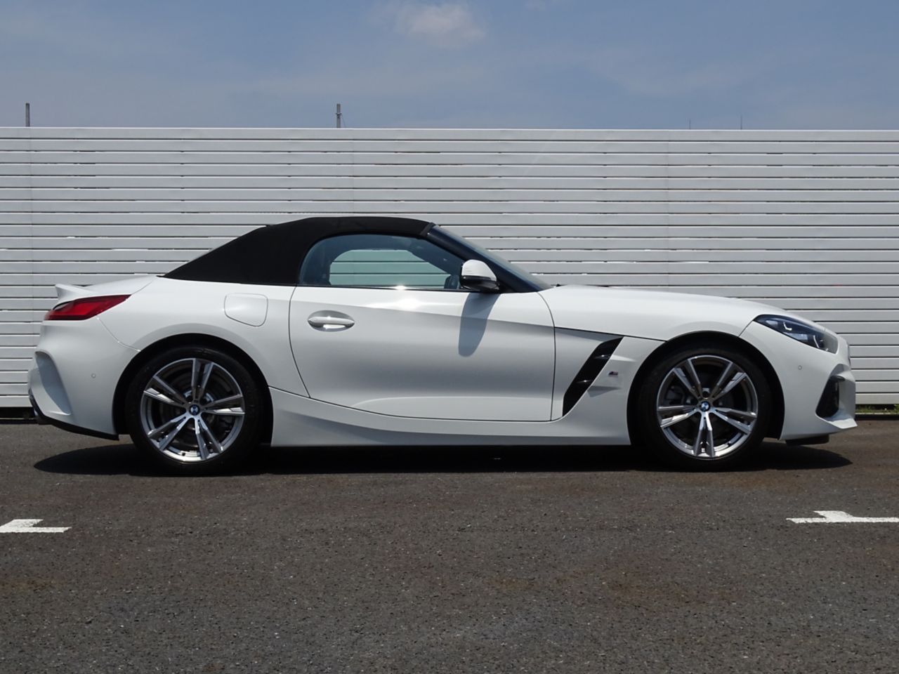 G29 z4 sDrive20i RHD