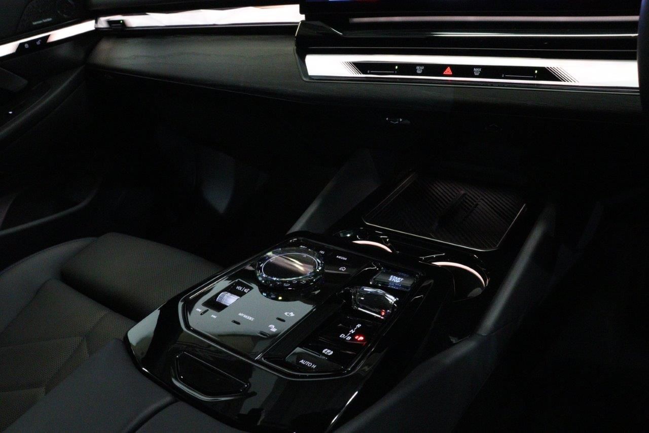 BMW i5 eDrive40 Sedan RHD