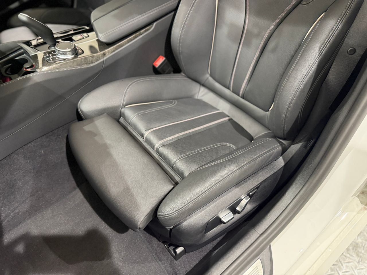 520d xDrive Sedan RHD